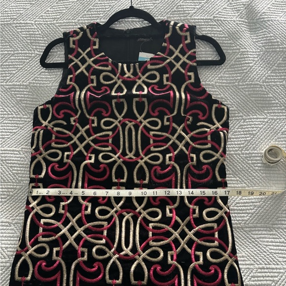 J. Mclaughlin Neo Beltmore Embroidered Freja Velvet Shift Dress - Picture 5 of 7